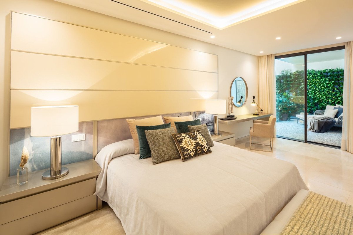 6 Bed Detached Villa in Nueva Andalucía