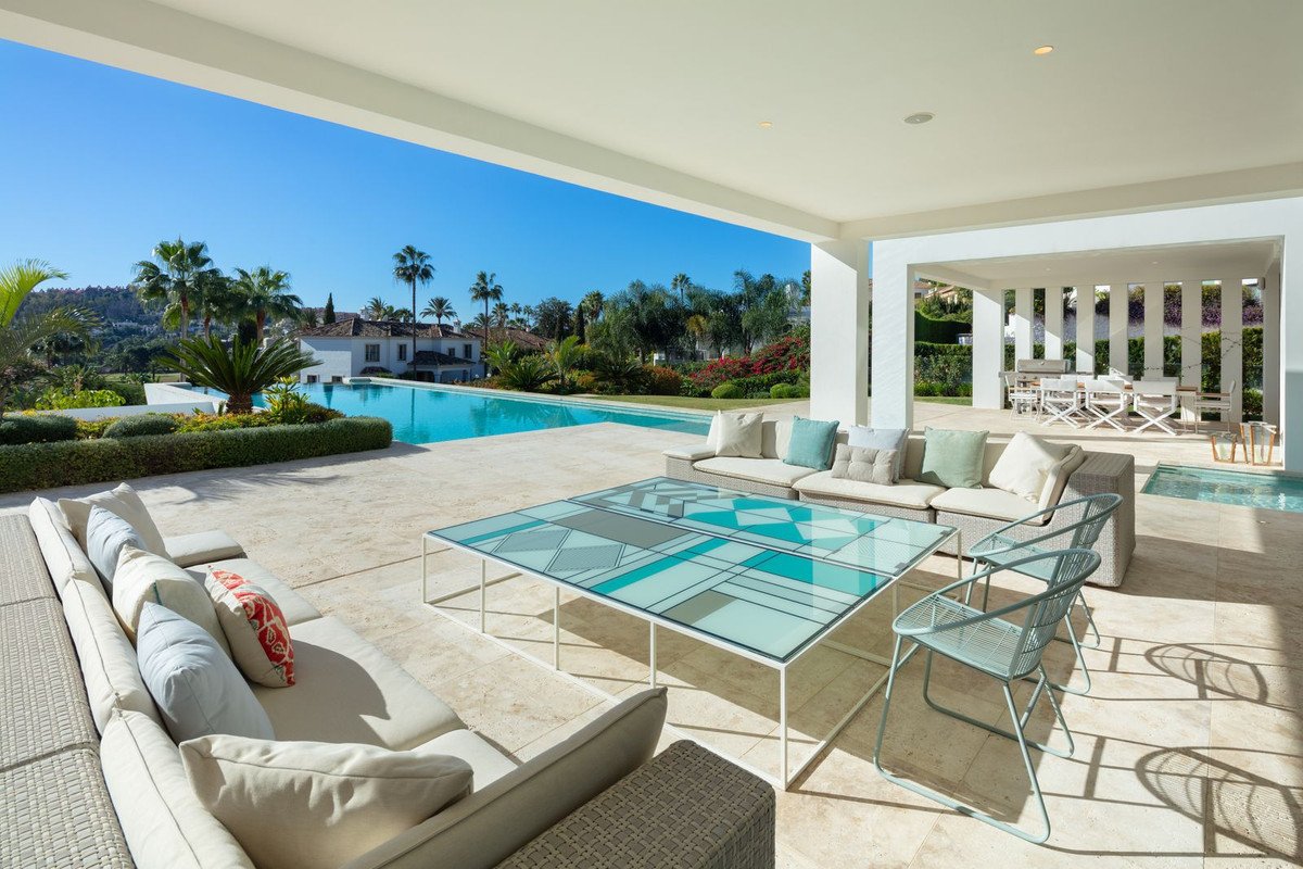 6 Bed Detached Villa in Nueva Andalucía