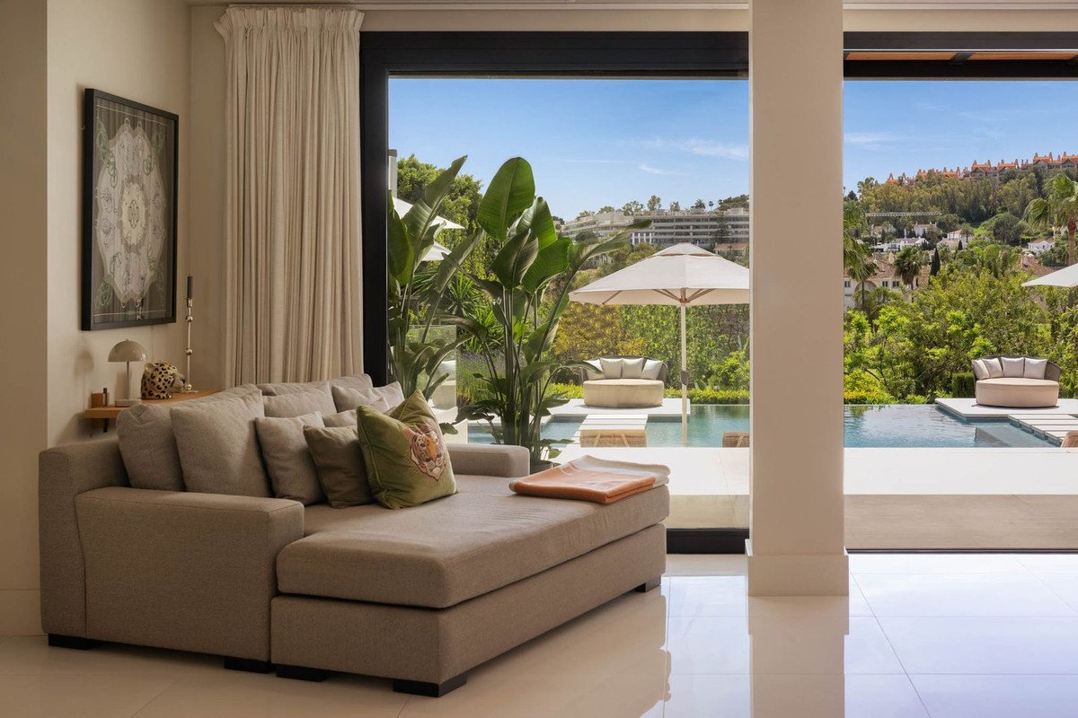 5 Bed Detached Villa in Nueva Andalucía