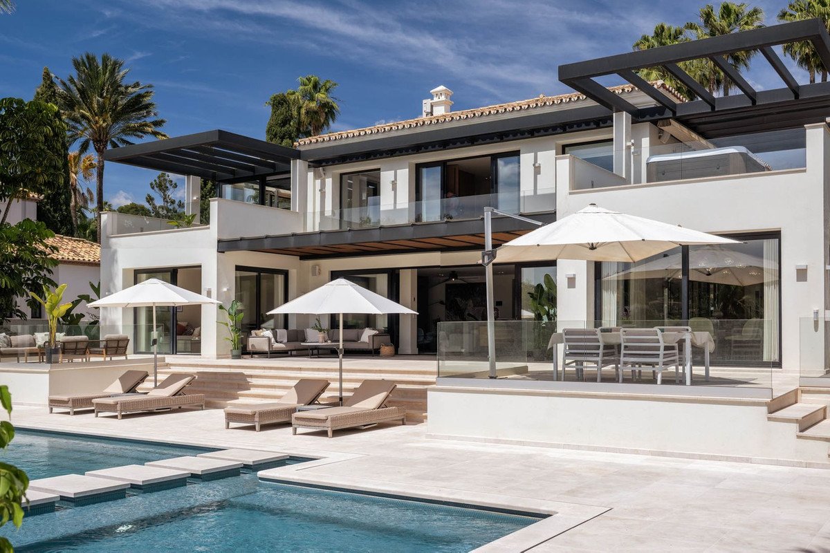 5 Bed Detached Villa in Nueva Andalucía
