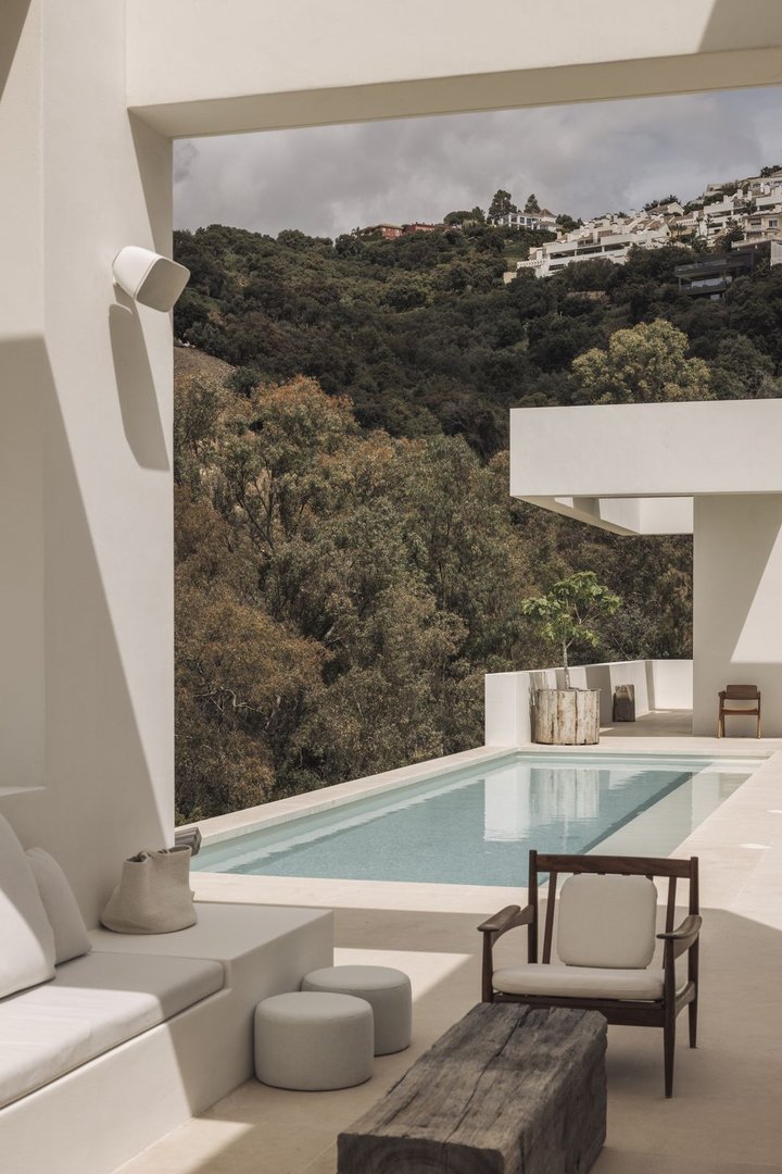 6 Bed Detached Villa in Altos de los Monteros