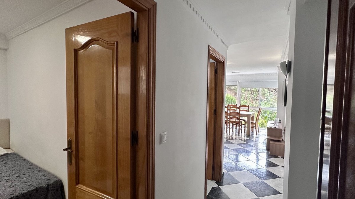 2 Bed Middle Floor Apartment in Fuengirola