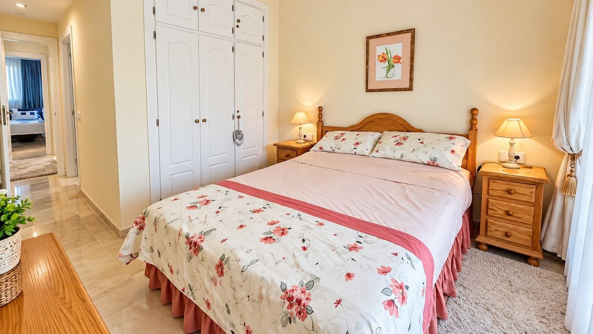 2 Bed Ground Floor Apartment in La Duquesa