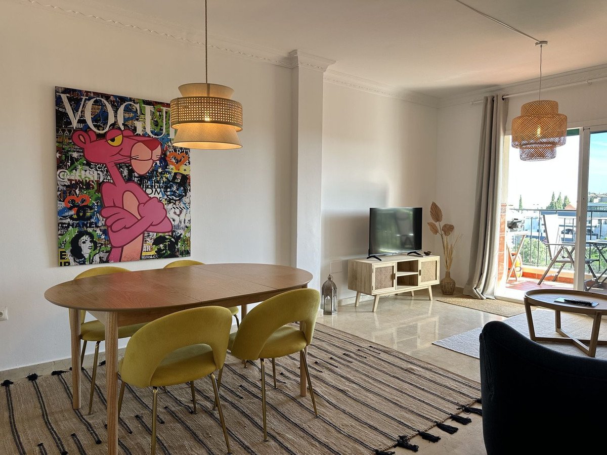2 Bed Top Floor Apartment in Cerros del Aguila