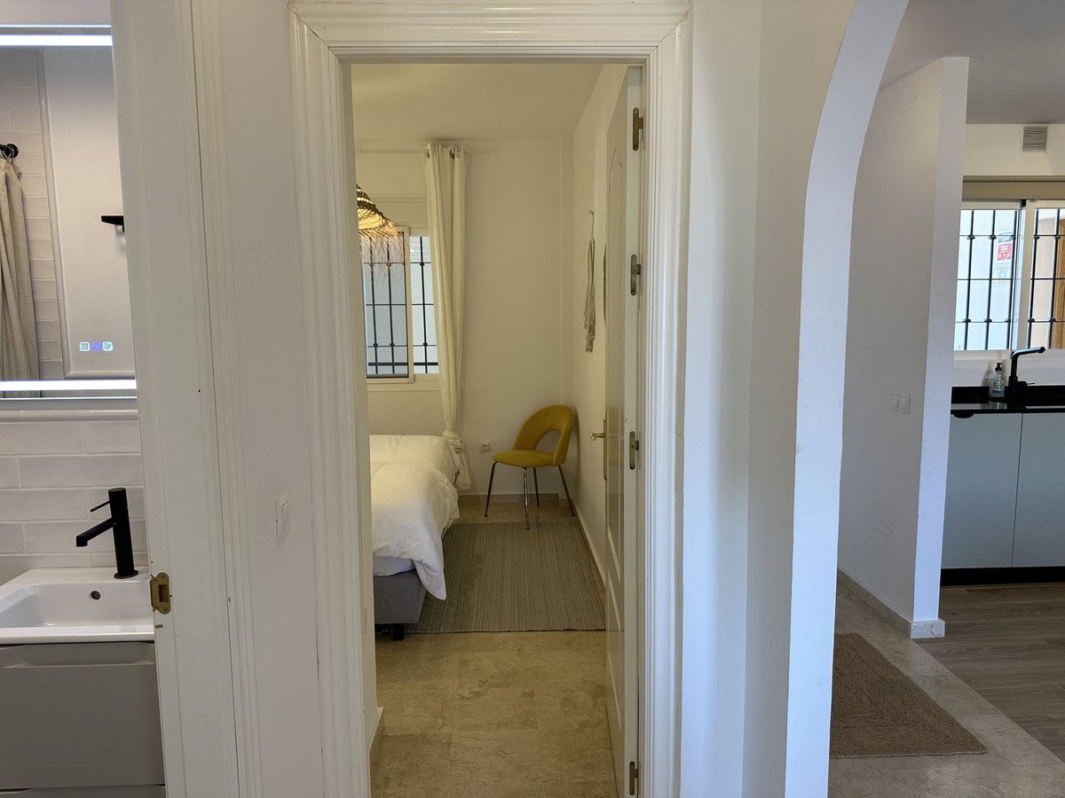 2 Bed Top Floor Apartment in Cerros del Aguila