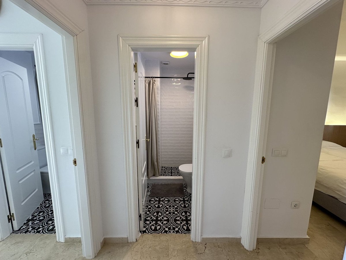 2 Bed Top Floor Apartment in Cerros del Aguila
