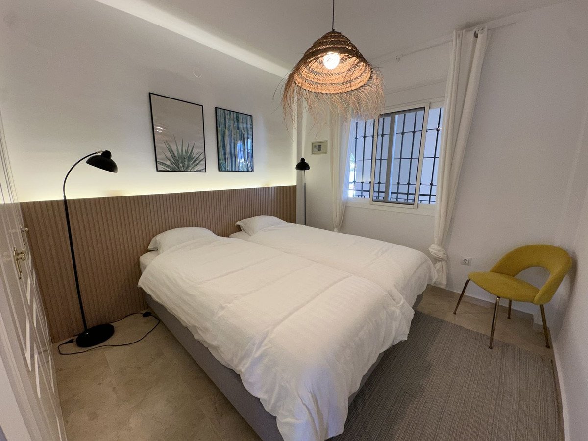2 Bed Top Floor Apartment in Cerros del Aguila