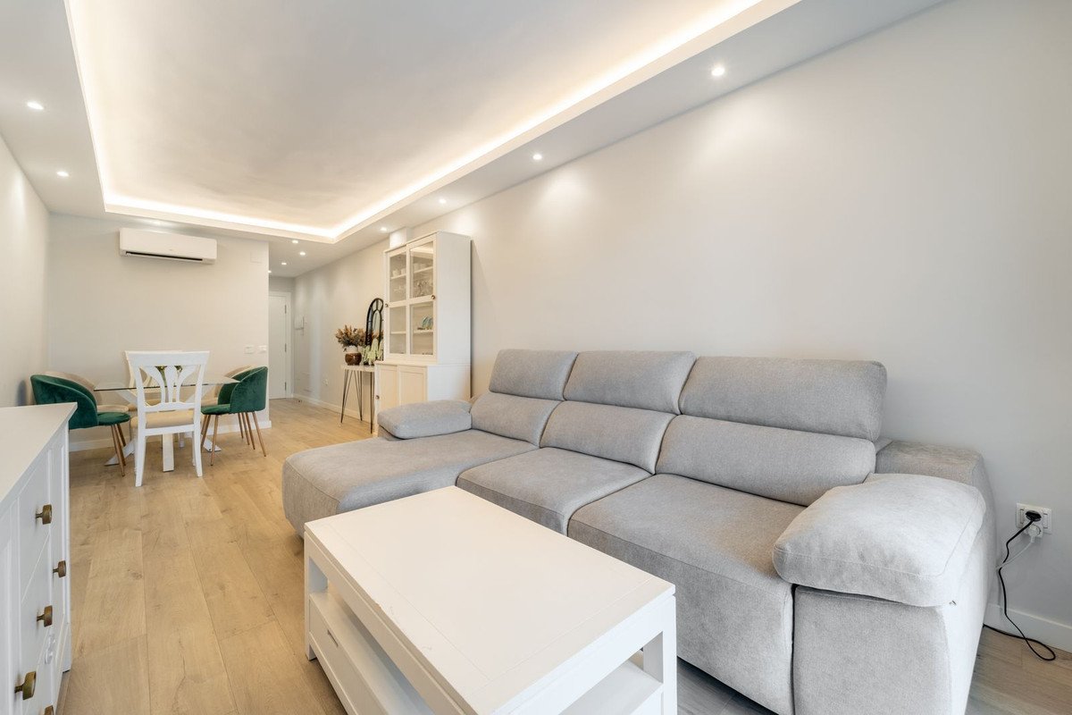 2 Bed Middle Floor Apartment in Benalmadena