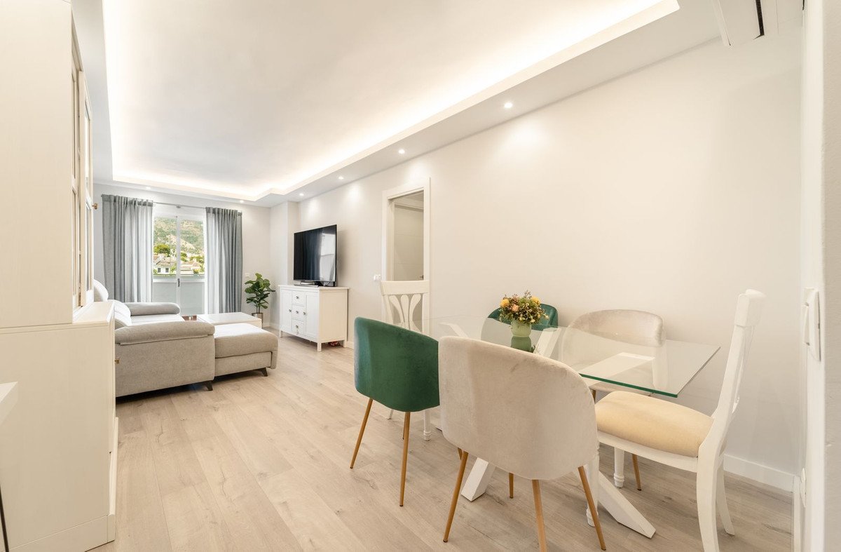 2 Bed Middle Floor Apartment in Benalmadena