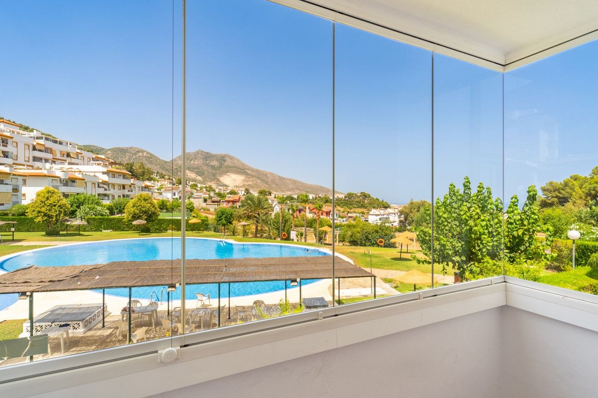 2 Bed Middle Floor Apartment in Benalmadena