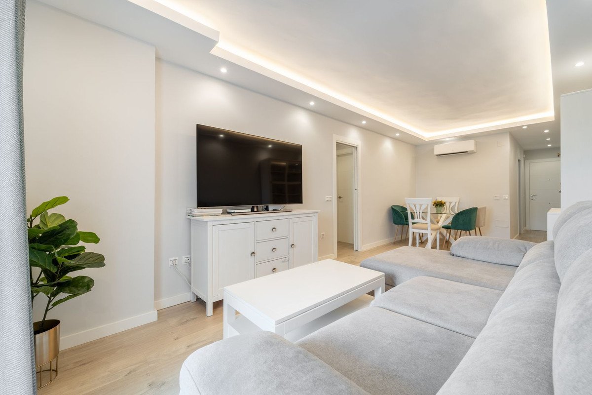 2 Bed Middle Floor Apartment in Benalmadena