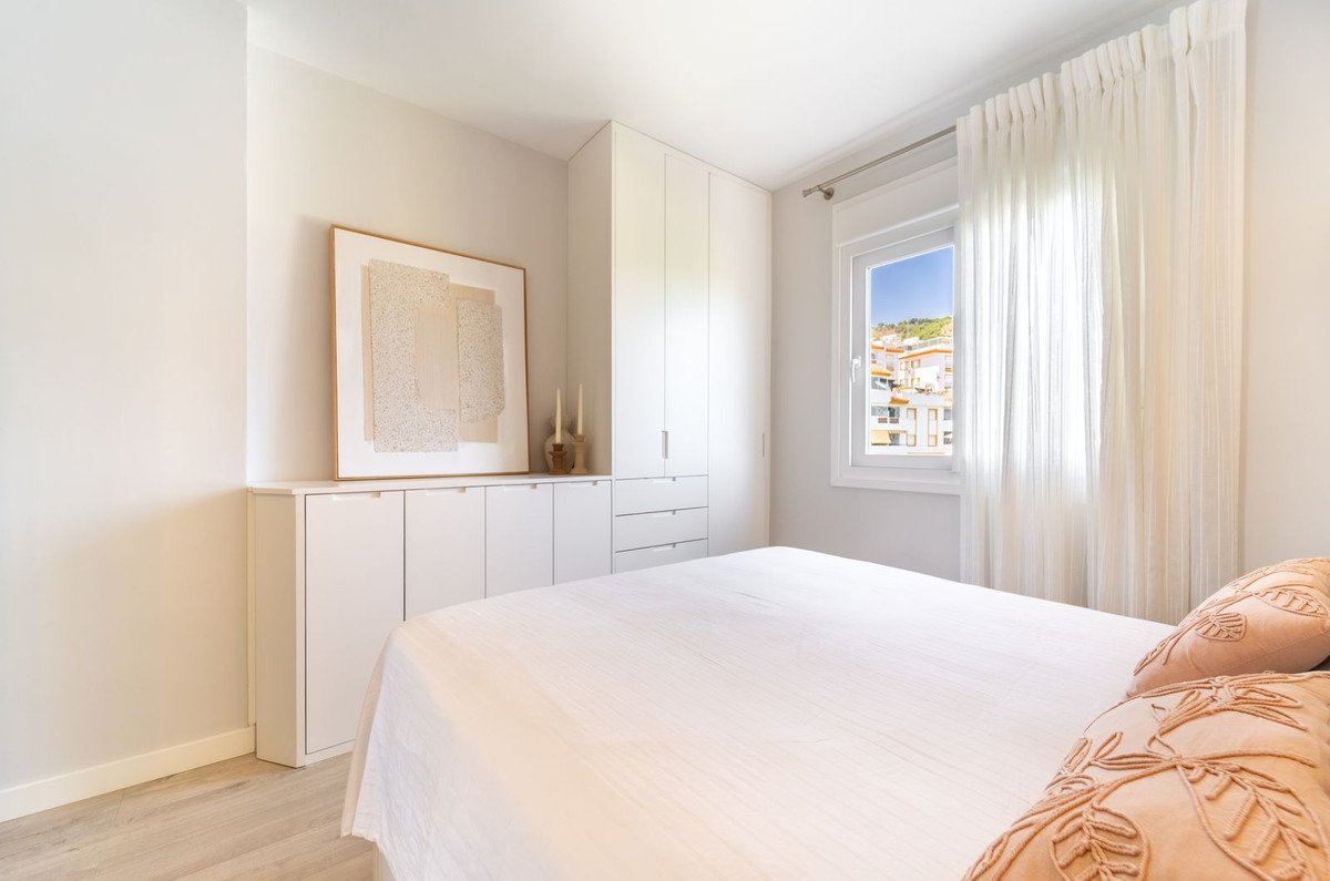 2 Bed Middle Floor Apartment in Benalmadena