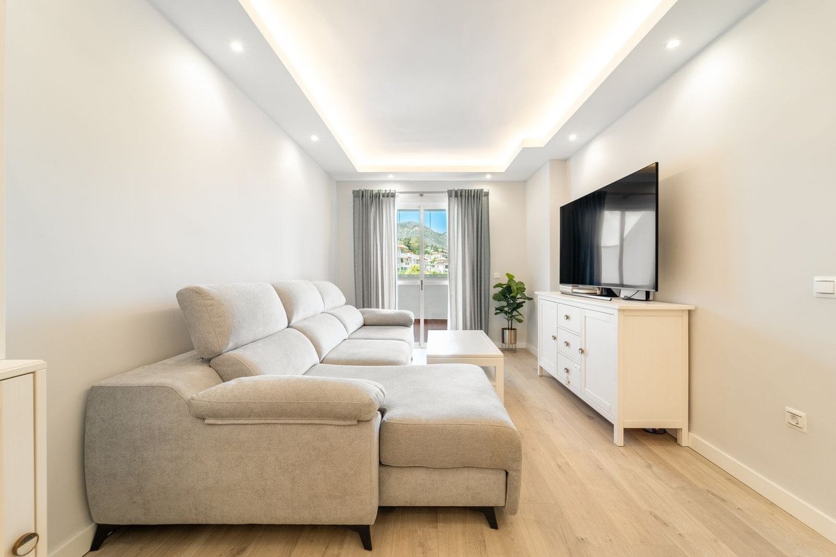 2 Bed Middle Floor Apartment in Benalmadena