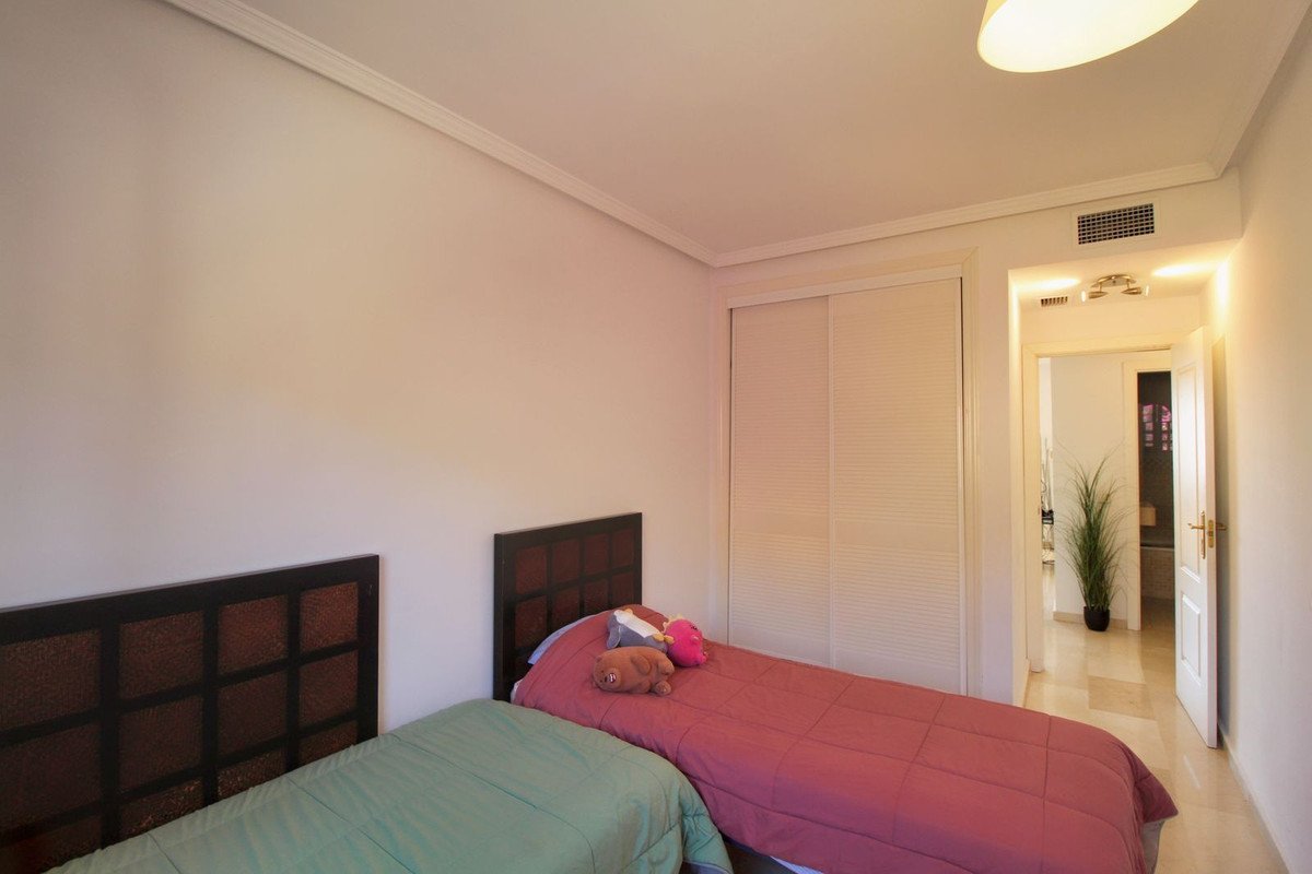2 Bed Middle Floor Apartment in Torrequebrada