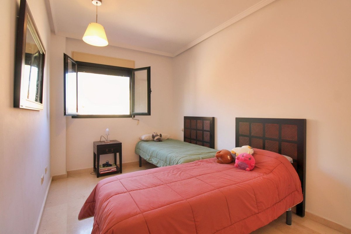 2 Bed Middle Floor Apartment in Torrequebrada