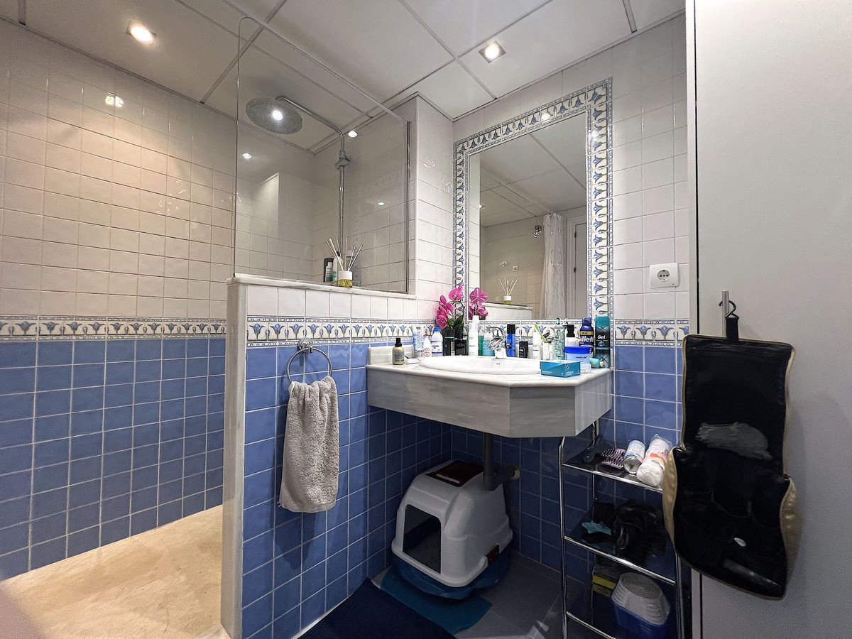 3 Bed Middle Floor Apartment in San Pedro de Alcántara