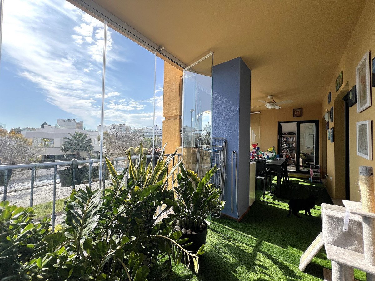 3 Bed Middle Floor Apartment in San Pedro de Alcántara