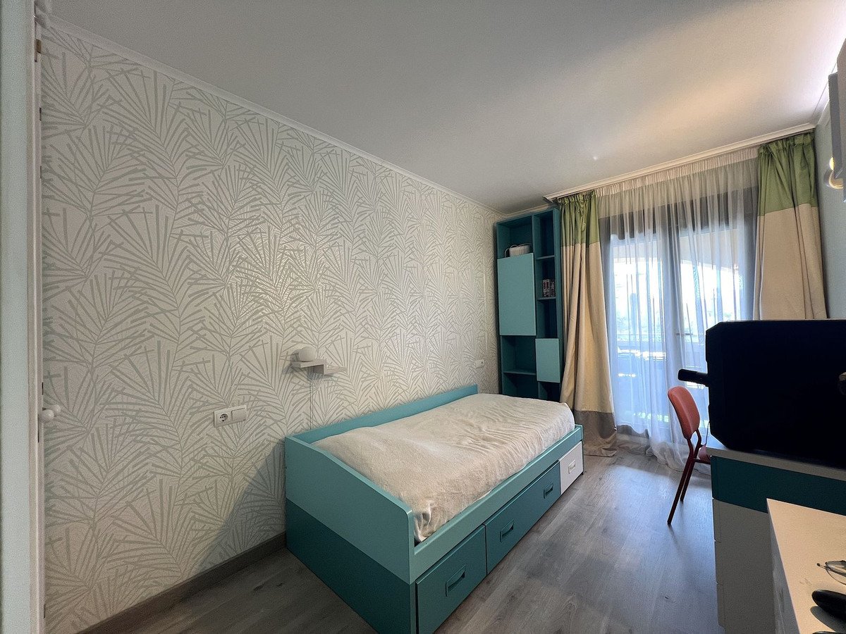 3 Bed Middle Floor Apartment in San Pedro de Alcántara