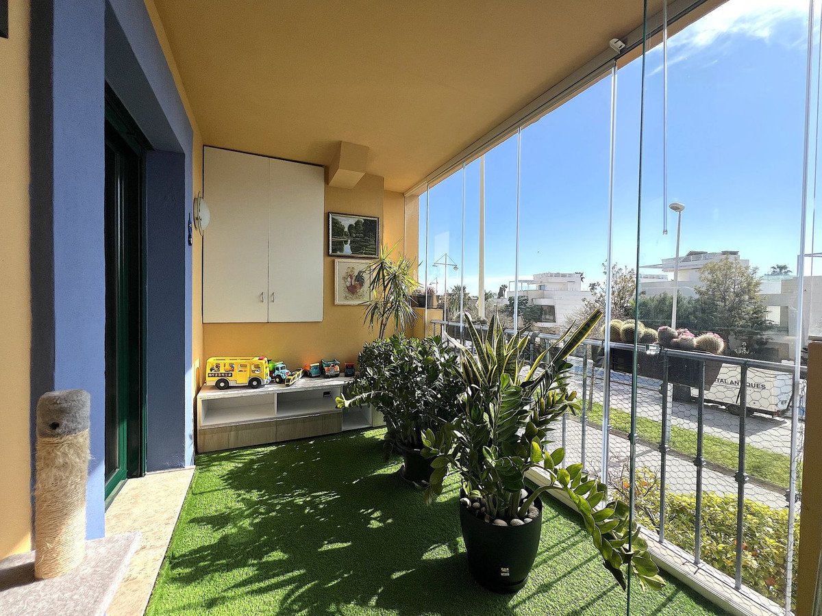 3 Bed Middle Floor Apartment in San Pedro de Alcántara