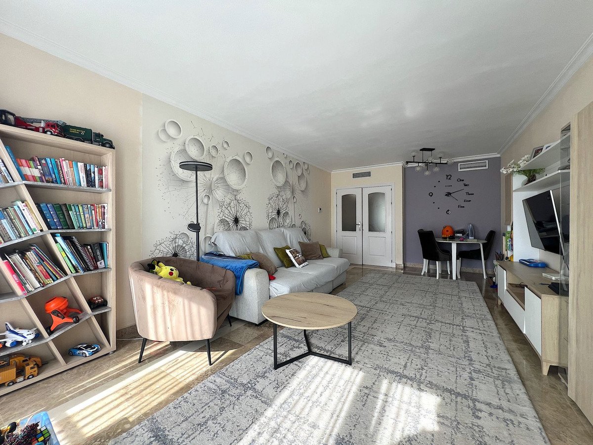 3 Bed Middle Floor Apartment in San Pedro de Alcántara