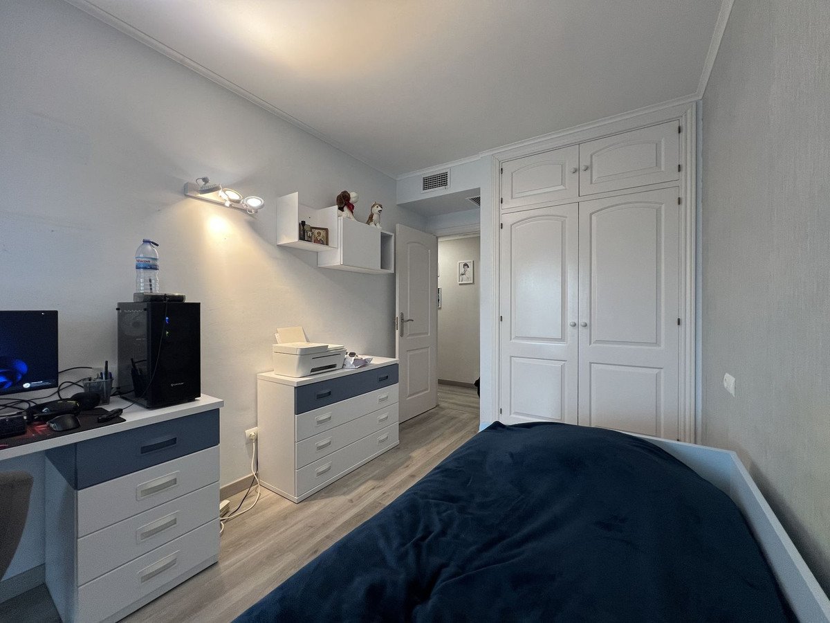 3 Bed Middle Floor Apartment in San Pedro de Alcántara