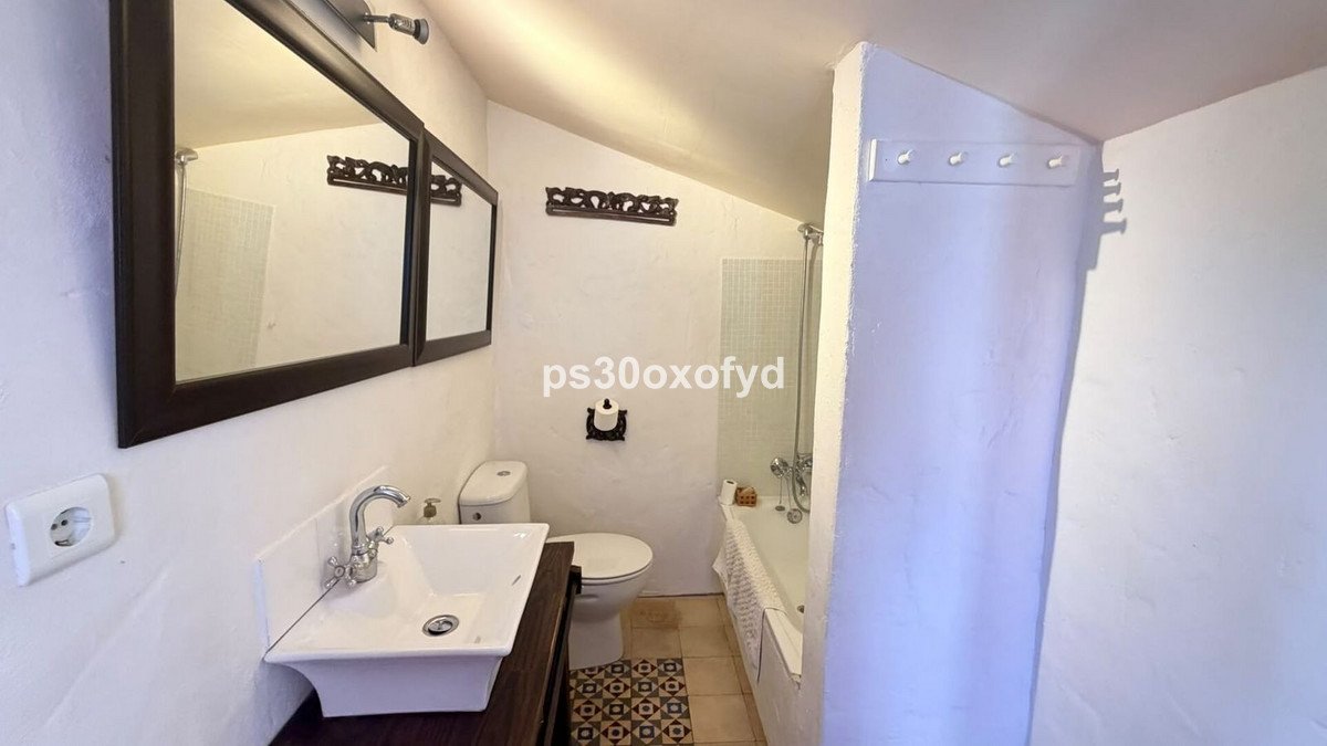 4 Bed Townhouse in Casares Pueblo