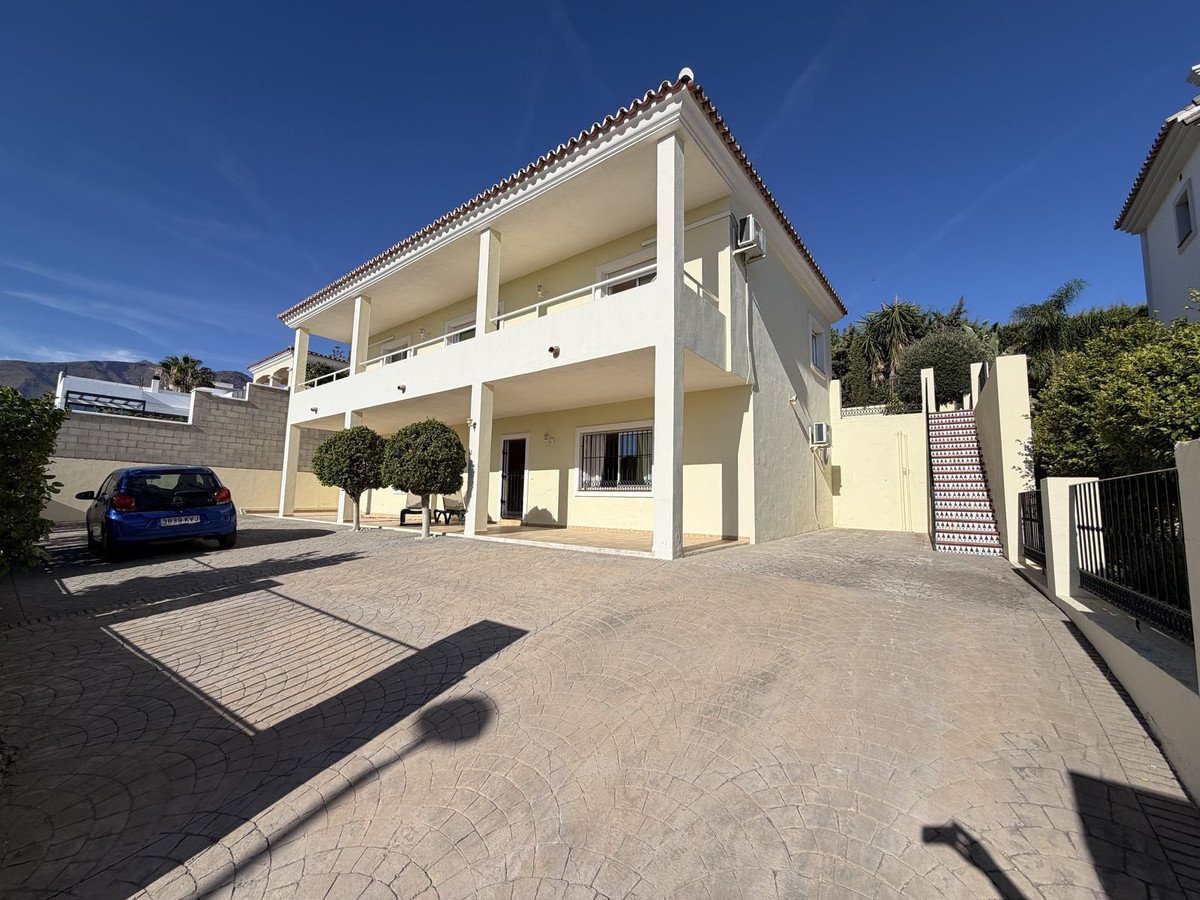 4 Bed Detached Villa in Valle Romano