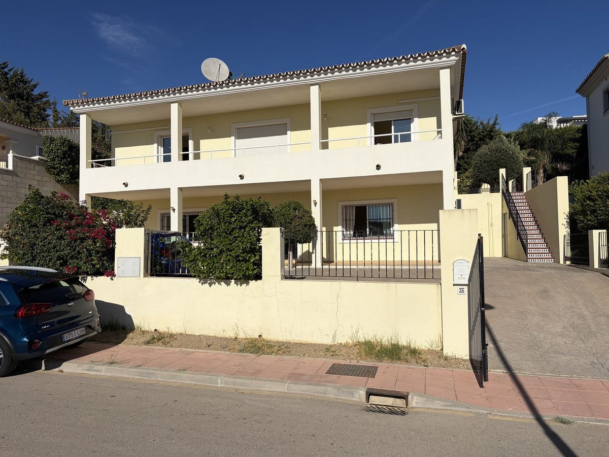 4 Bed Detached Villa in Valle Romano