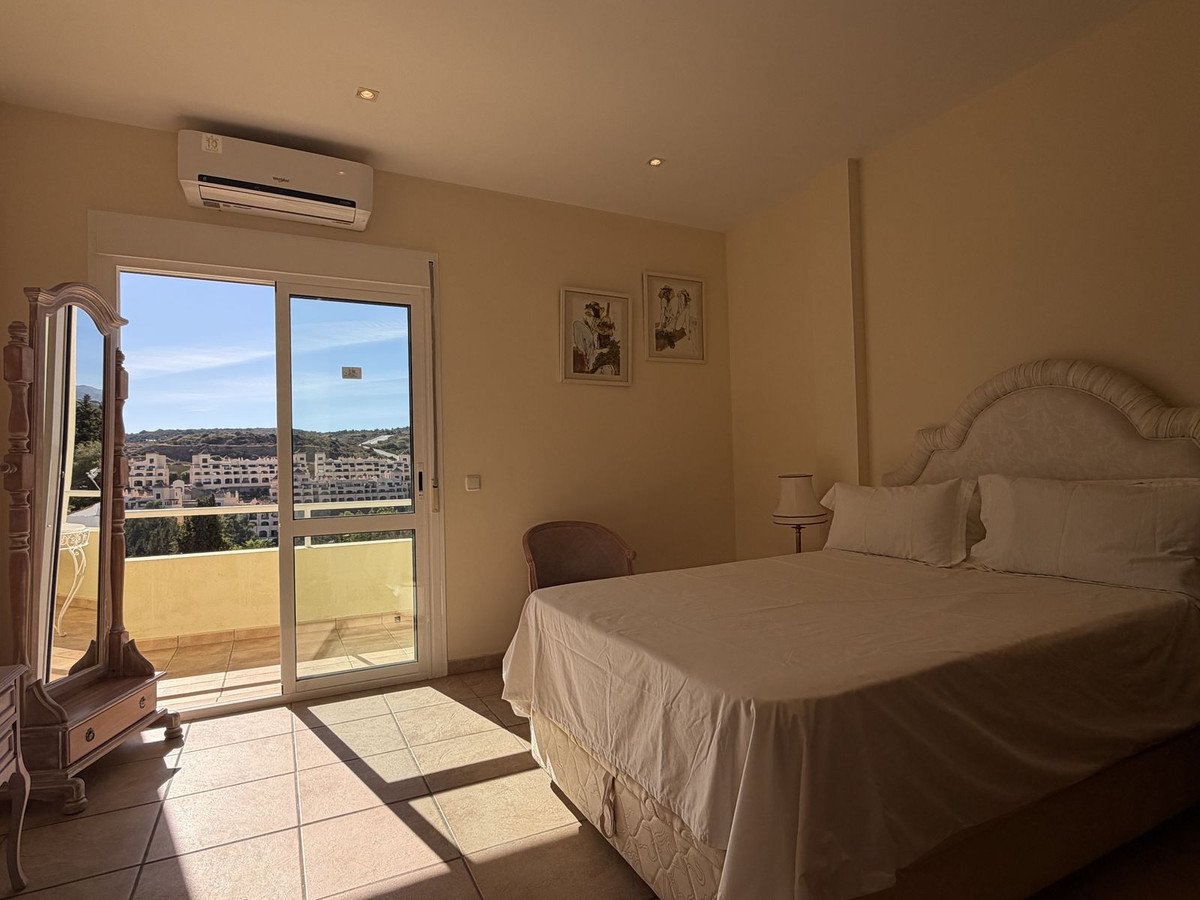 4 Bed Detached Villa in Valle Romano