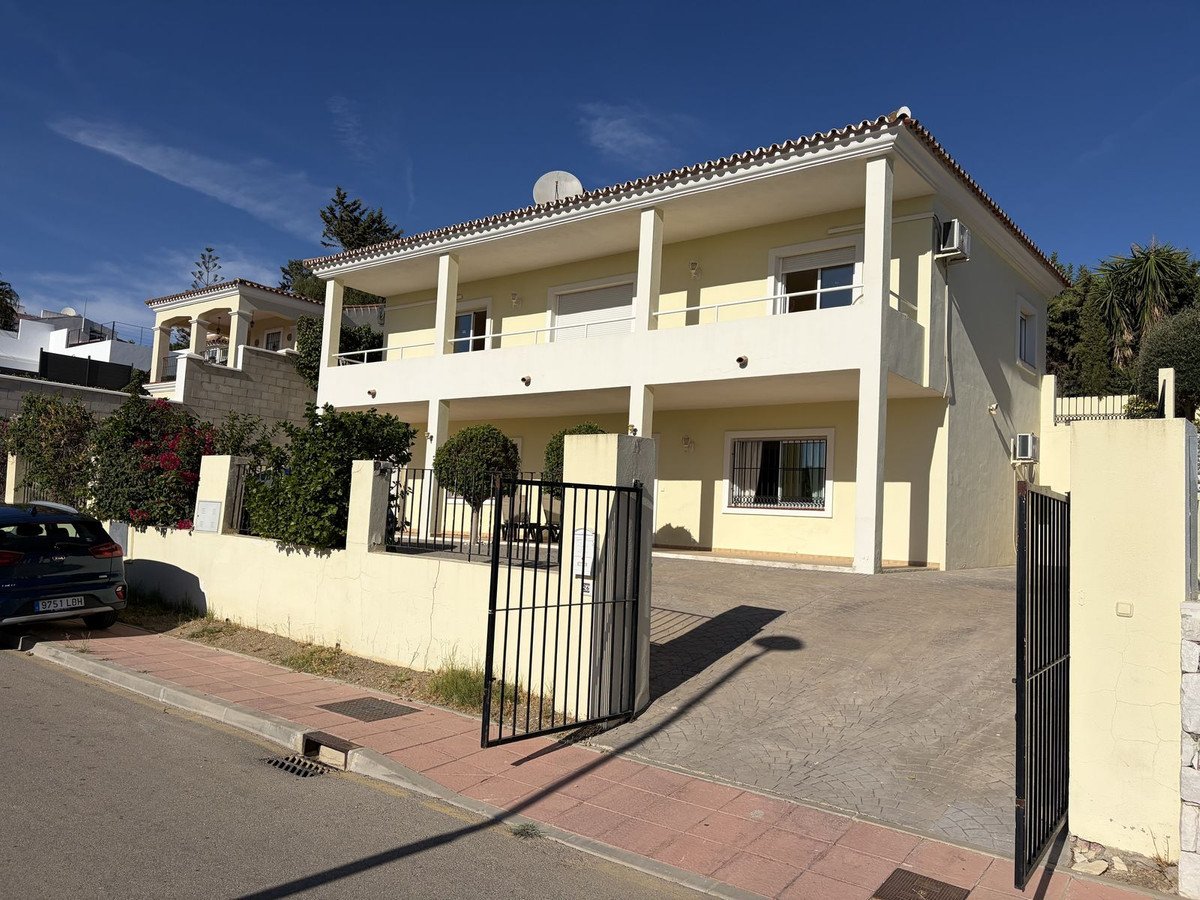 4 Bed Detached Villa in Valle Romano