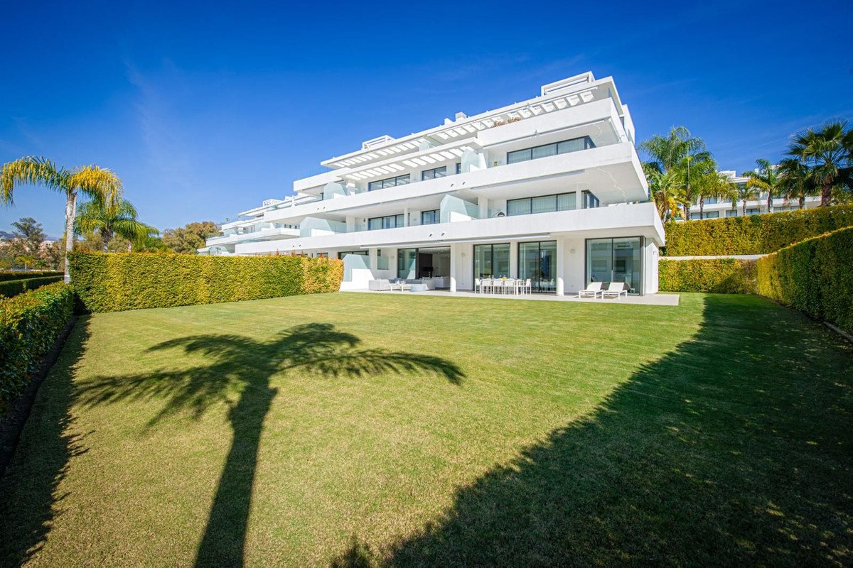 3 Bed Ground Floor Apartment in Estepona