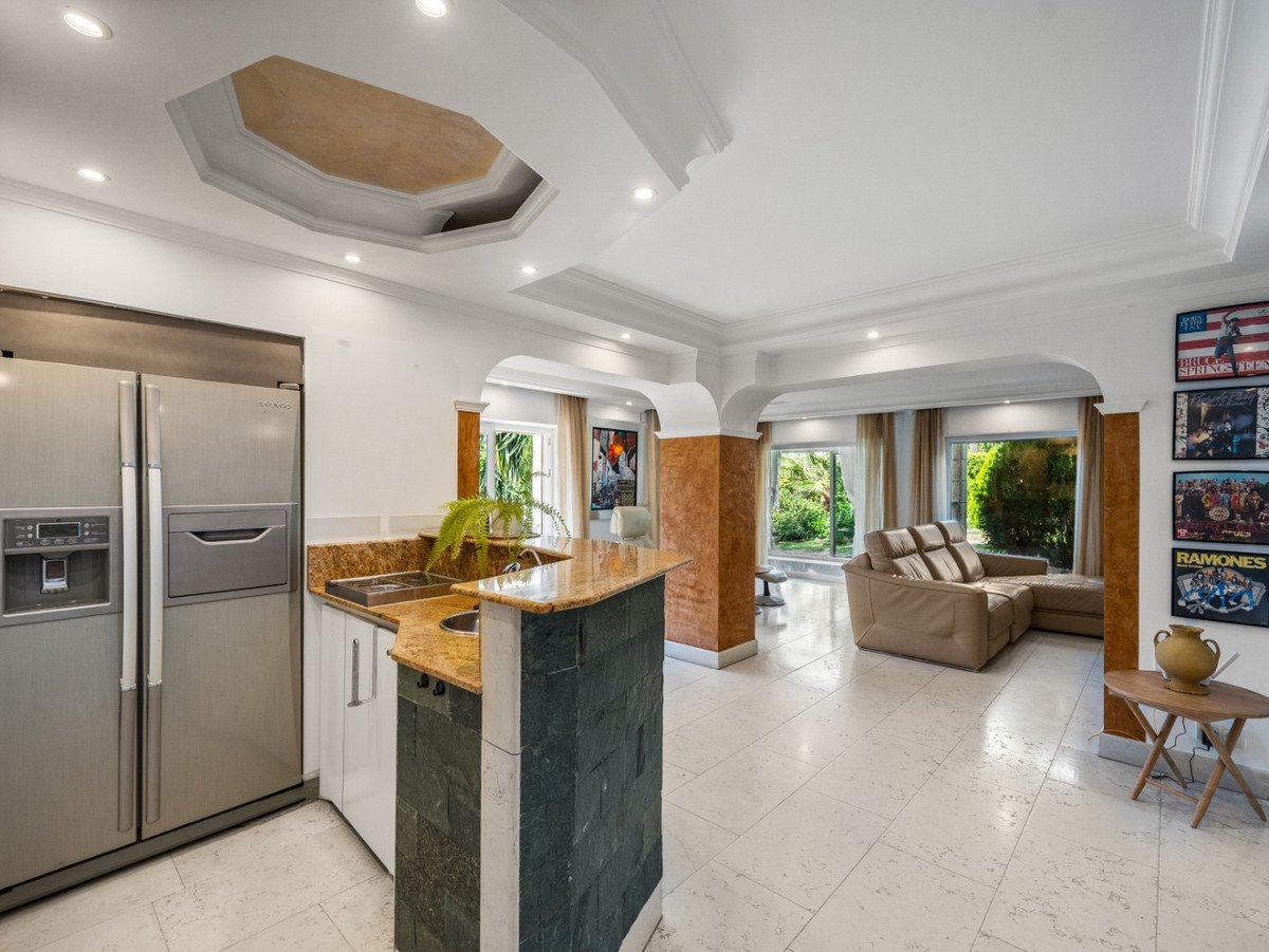 5 Bed Detached Villa in El Rosario