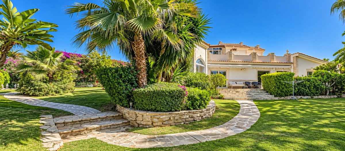 5 Bed Detached Villa in El Rosario