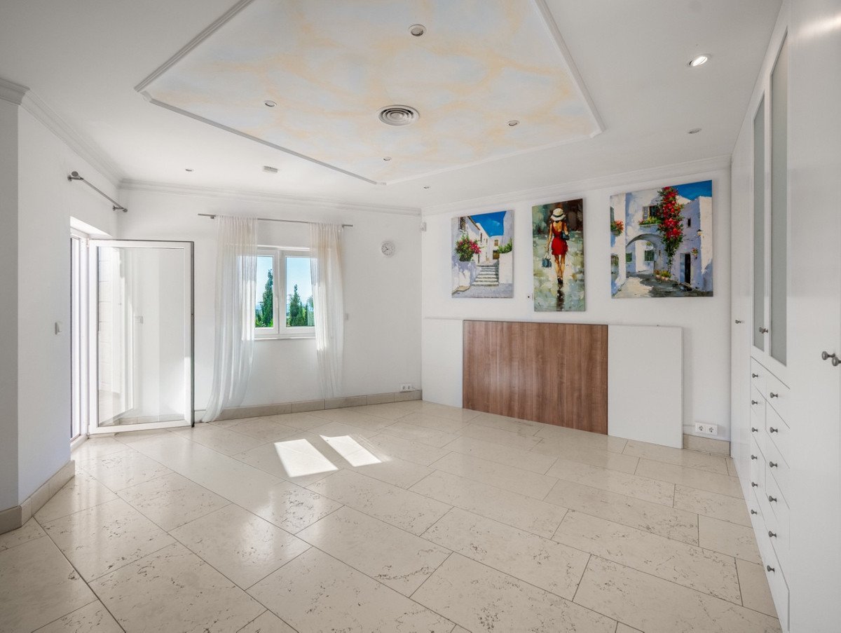 5 Bed Detached Villa in El Rosario