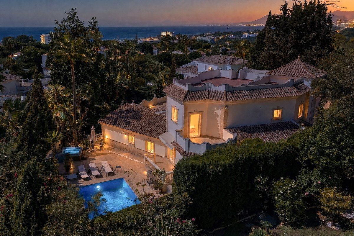 5 Bed Detached Villa in El Rosario