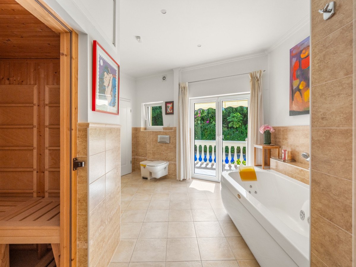 5 Bed Detached Villa in El Rosario