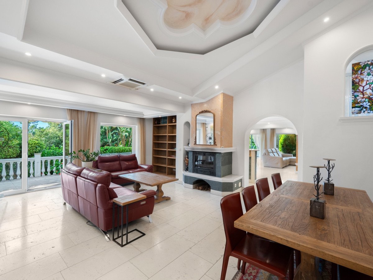 5 Bed Detached Villa in El Rosario