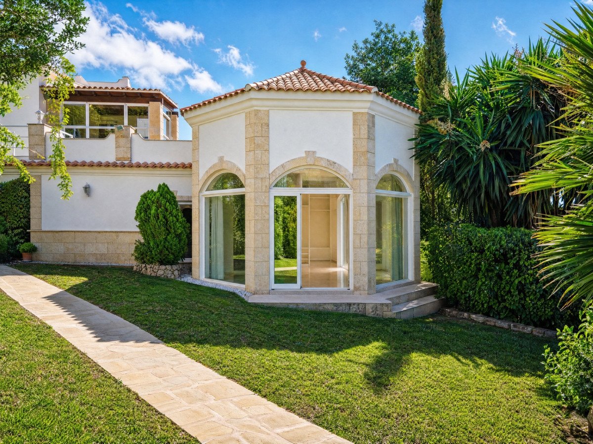 5 Bed Detached Villa in El Rosario