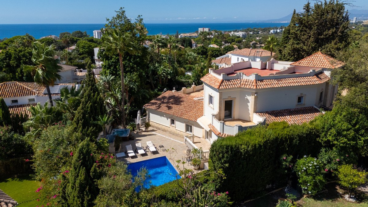 5 Bed Detached Villa in El Rosario