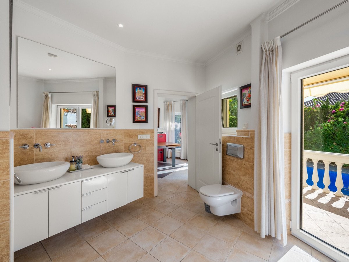 5 Bed Detached Villa in El Rosario
