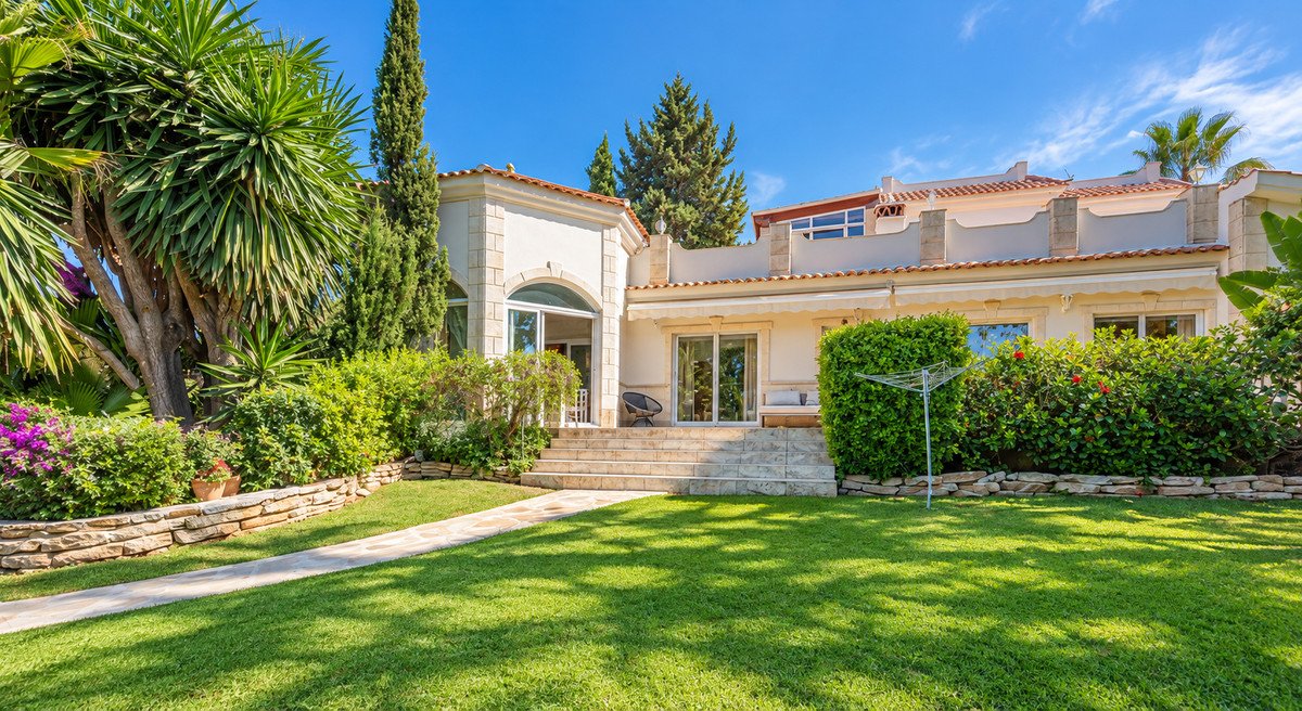5 Bed Detached Villa in El Rosario