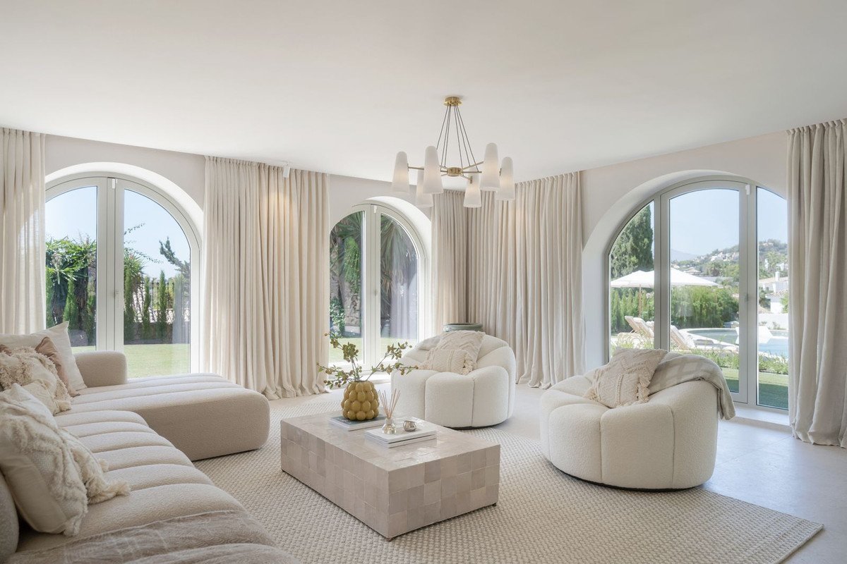 4 Bed Detached Villa in Nueva Andalucía