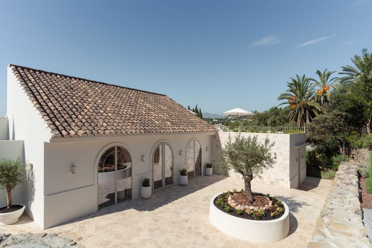 4 Bed Detached Villa in Nueva Andalucía