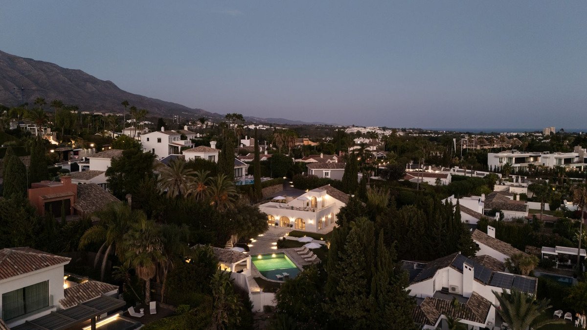4 Bed Detached Villa in Nueva Andalucía