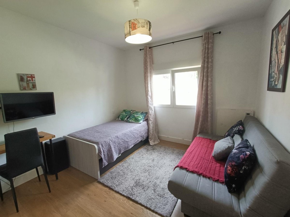 2 Bed Top Floor Apartment in Estepona