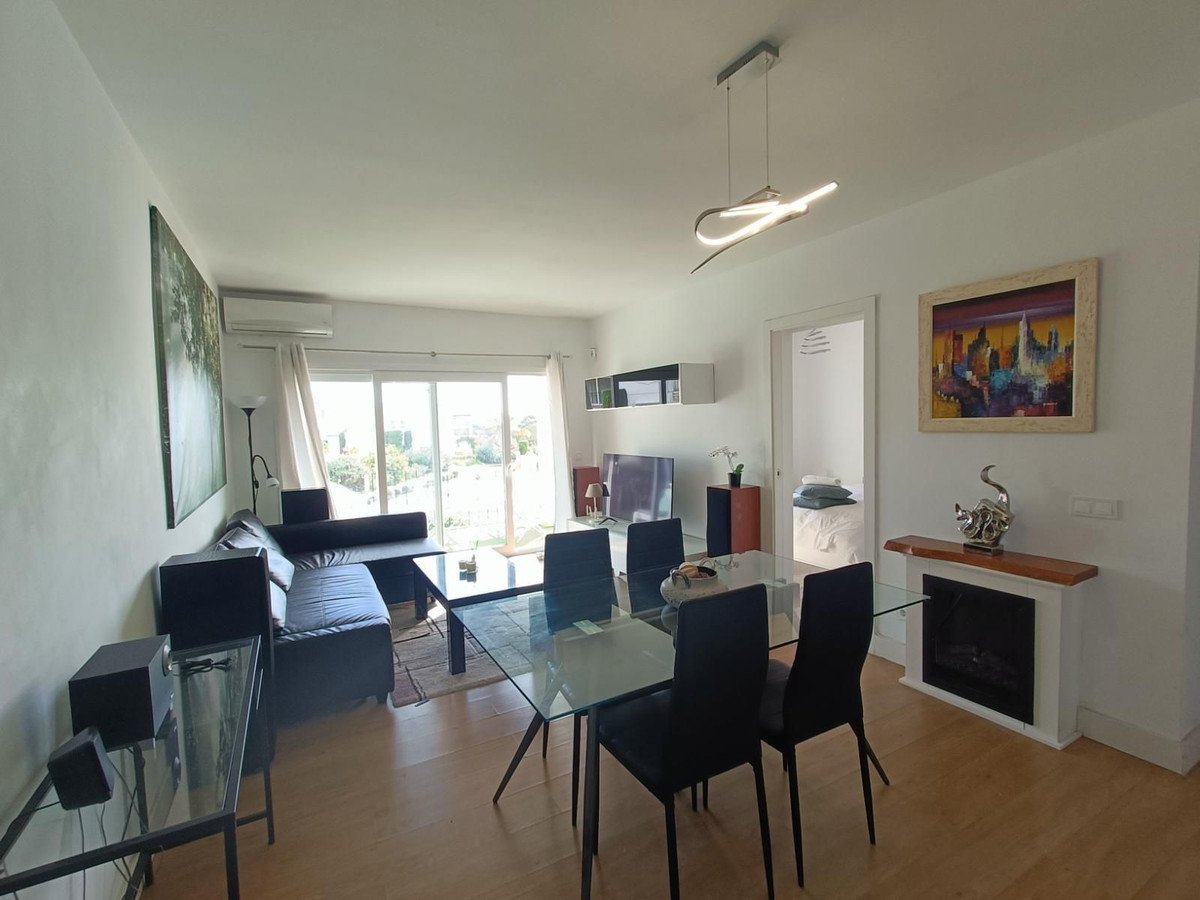 2 Bed Top Floor Apartment in Estepona