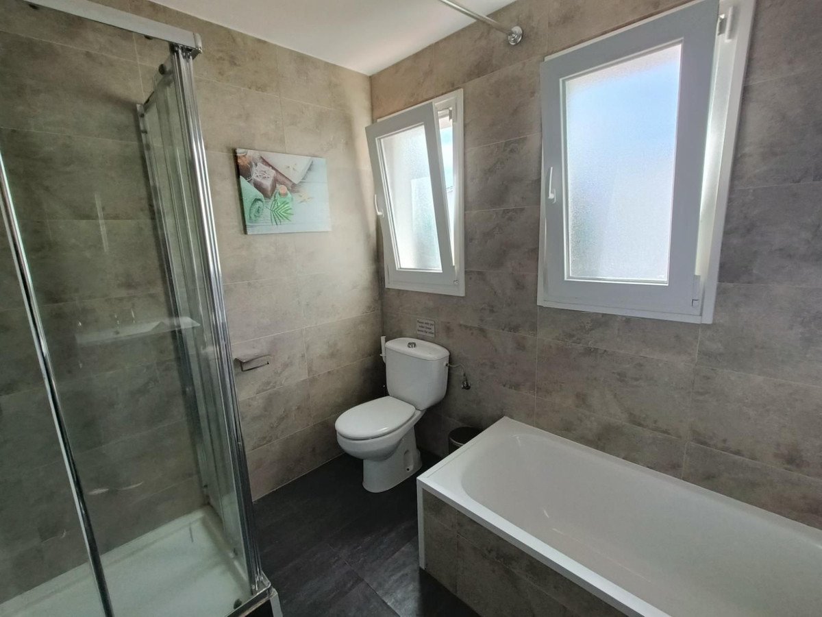 2 Bed Top Floor Apartment in Estepona
