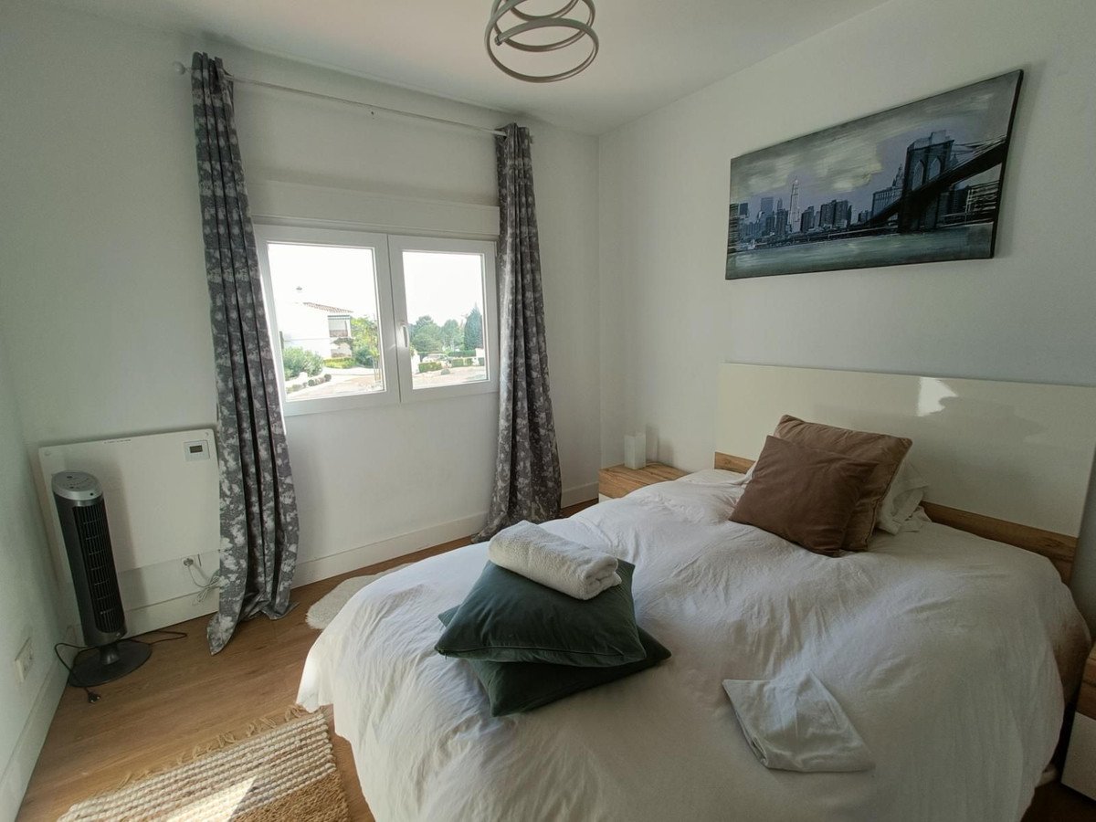 2 Bed Top Floor Apartment in Estepona