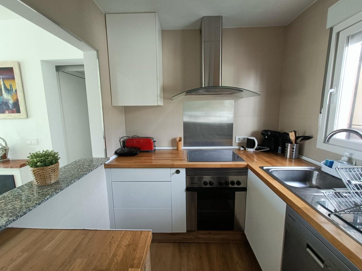 2 Bed Top Floor Apartment in Estepona