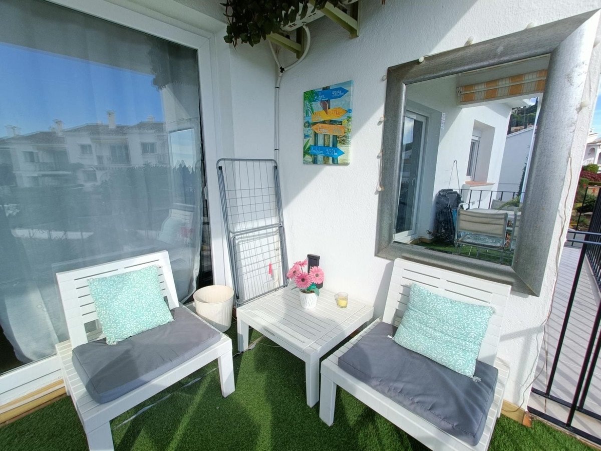 2 Bed Top Floor Apartment in Estepona